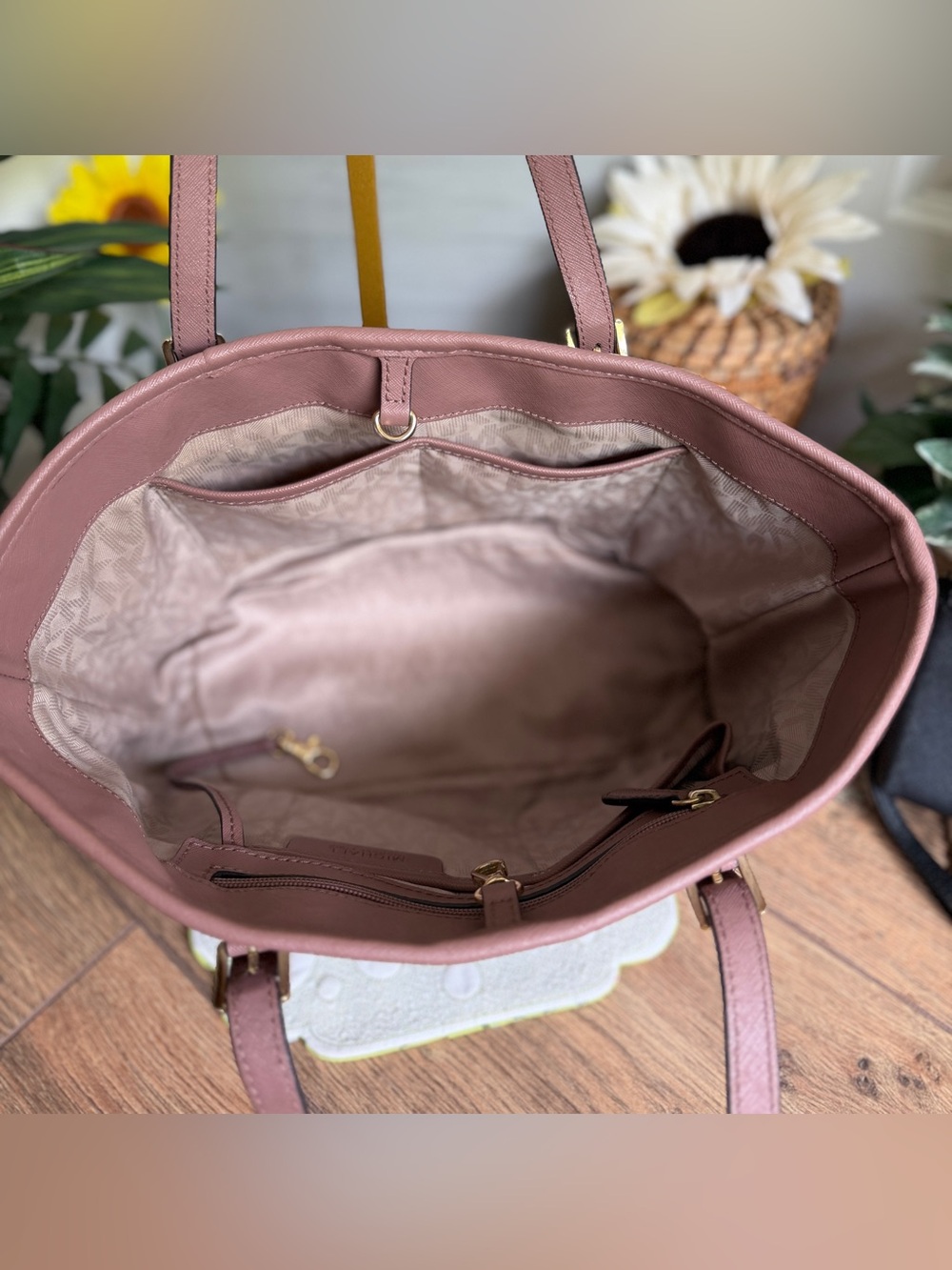 Michael Kors Jet Set Travel Dusty Rose Leather Shoulder Bag & Wallet Bundle - Picture 5 of 16